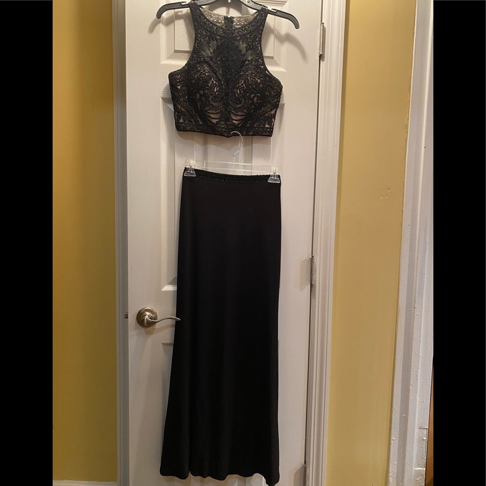 STUNNING BLACK TWO PIECE FORMAL/PROM WEAR